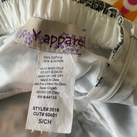 Strapless dress with floral like pattern - Picture 5 of 5